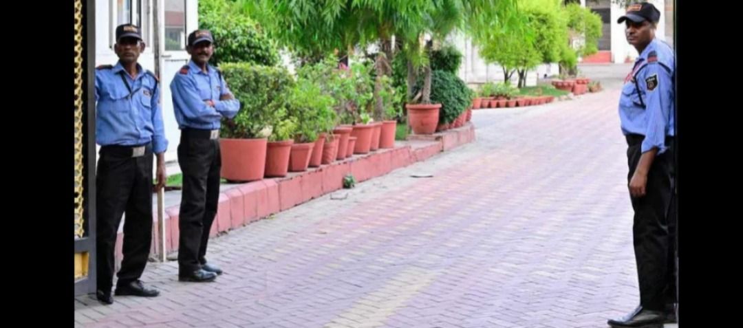 കേരള ഹൗസ് പ്രധാന കവാടത്തിലെ വിലക്ക്: സാധാരണക്കാരന് മുന്നിൽ കൊട്ടിയടച്ച ഗേറ്റ് പുതിയ സർക്കാർ തുറക്കുമോ? മുഖ്യമന്ത്രിക്ക് കത്തുമായി ഡീൻ കുര്യാക്കോസ് എം.പി