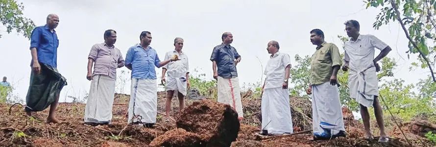 കിണമ്പ്രക്കുന്നിൽ മണ്ണെടുപ്പ് നീക്കത്തിനെതിരെ പ്രതിഷേധം ശക്തം