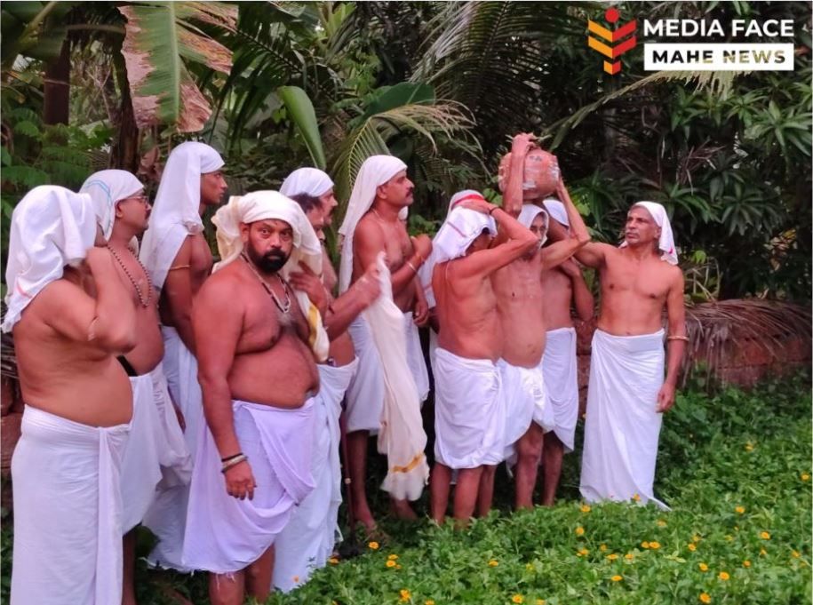 കൊട്ടിയൂർ വൈശാഖ മഹോത്സവം : നീരെഴുന്നള്ളത്ത് ചടങ്ങ് നടത്തി
