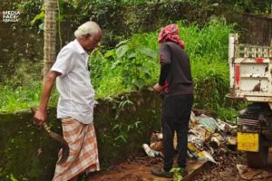 ചോമ്പാൽ ഹാർബർ റോഡിൽ ചിലേടങ്ങൾ ചെളിക്കുളമായി; കരാറുകാർ ഉപേക്ഷിച്ച മാലിന്യങ്ങളും അനാഥം;
