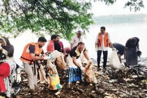 ‘ചേലോടെ ചാലിയാർ’; രാമനാട്ടുകരയിൽ മാലിന്യങ്ങൾ വാരിയെടുത്ത് ജനകീയ പുഴശുചീകരണം