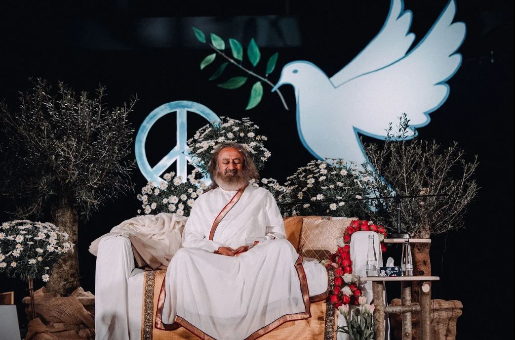 ആക്രമമില്ലാത്ത ലോകത്തേക്ക് ജനതയെ നയിച്ച് ഗുരുദേവ് ശ്രീ ശ്രീ രവിശങ്കർ
