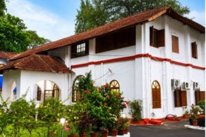 'മൂപ്പൻസായ്പ്പിന്റെ ബംഗ്ലാവിൻ്റെ ' നിറം മങ്ങുകയോ ? :ദിവാകരൻ ചോമ്പാല