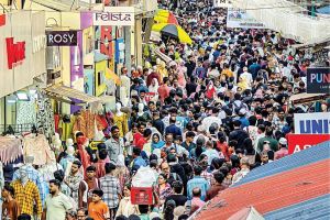 പെരുന്നാളും സ്കൂൾ അവധിക്കാലാവസാനവും ഒന്നിച്ചു; കടുത്ത ഗതാഗതക്കുരുക്കിൽ ഞെരുങ്ങി കോഴിക്കോട് നഗരം
