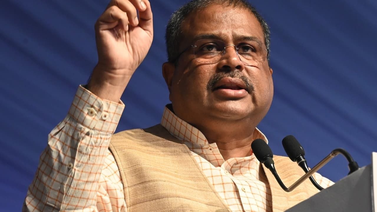 ഒടുവിൽ കുറ്റസമ്മതവുമായി കേന്ദ്രമന്ത്രി; സിബിഎസ്ഇ പുനർ മൂല്യനിർണയ തകരാറിൽ ഉത്തരവാദിത്തം ഏറ്റെടുത്ത് ധർമേന്ദ്ര പ്രധാൻ