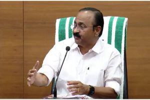 സ്ത്രീകളുടെ സൗജന്യയാത്രയും പെൻഷൻ വർധനയും; സതീശൻ സർക്കാരിന്റെ ആദ്യ നയപ്രഖ്യാപനം ഇന്ന്