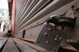 അതിരപ്പിള്ളിയിൽ കാട്ടാന ആക്രമണം: വയോധികന് ദാരുണാന്ത്യം; കടുത്ത പ്രതിഷേധവുമായി നാട്ടുക്കാർ, ഇന്ന് അതിരപ്പിള്ളിയിൽ ഹർത്താൽ