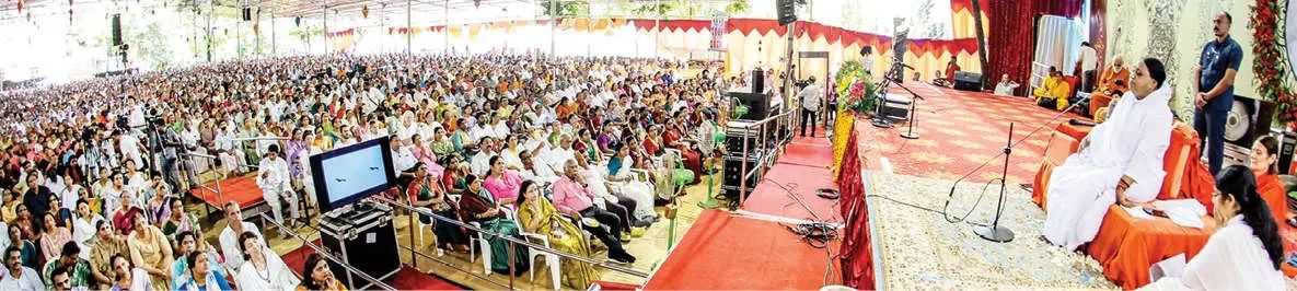 ‘ഉള്ളിലെ സ്നേഹയുറവ കണ്ടെത്തണം, മറ്റുള്ളവരിലേക്ക് പകരണം’: മാതാ അമൃതാനന്ദമയി ദേവി; കോഴിക്കോട് ബ്രഹ്മസ്ഥാന മഹോത്സവം സമാപിച്ചു
