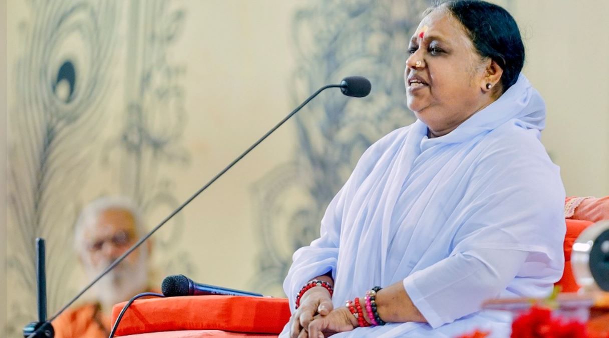 അഹന്ത വെടിഞ്ഞ് സ്നേഹമാകാൻ അമ്മയുടെ ആഹ്വാനം; അനുഗ്രഹവർഷമായി വെള്ളിമാടുകുന്നിലെ ബ്രഹ്മസ്ഥാന പുണ്യോത്സവം കൊടിയിറങ്ങി