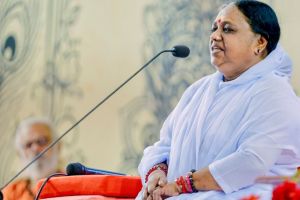 അഹന്ത വെടിഞ്ഞ് സ്നേഹമാകാൻ അമ്മയുടെ ആഹ്വാനം; അനുഗ്രഹവർഷമായി വെള്ളിമാടുകുന്നിലെ ബ്രഹ്മസ്ഥാന പുണ്യോത്സവം കൊടിയിറങ്ങി