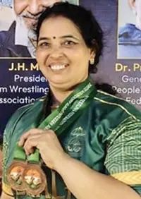 ദേശീയ പഞ്ചഗുസ്തിയിൽ വെങ്കല തിളക്കവുമായി പാലാ സ്വദേശിനി ശോഭന