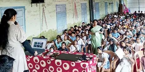 അമ്പലവയലിൽ വിദ്യാർഥിനികൾക്ക് തെരുവുനായയുടെ കടിയേറ്റു; നായകളെ പിടികൂടി വന്ധ്യംകരിക്കാൻ തീരുമാനം