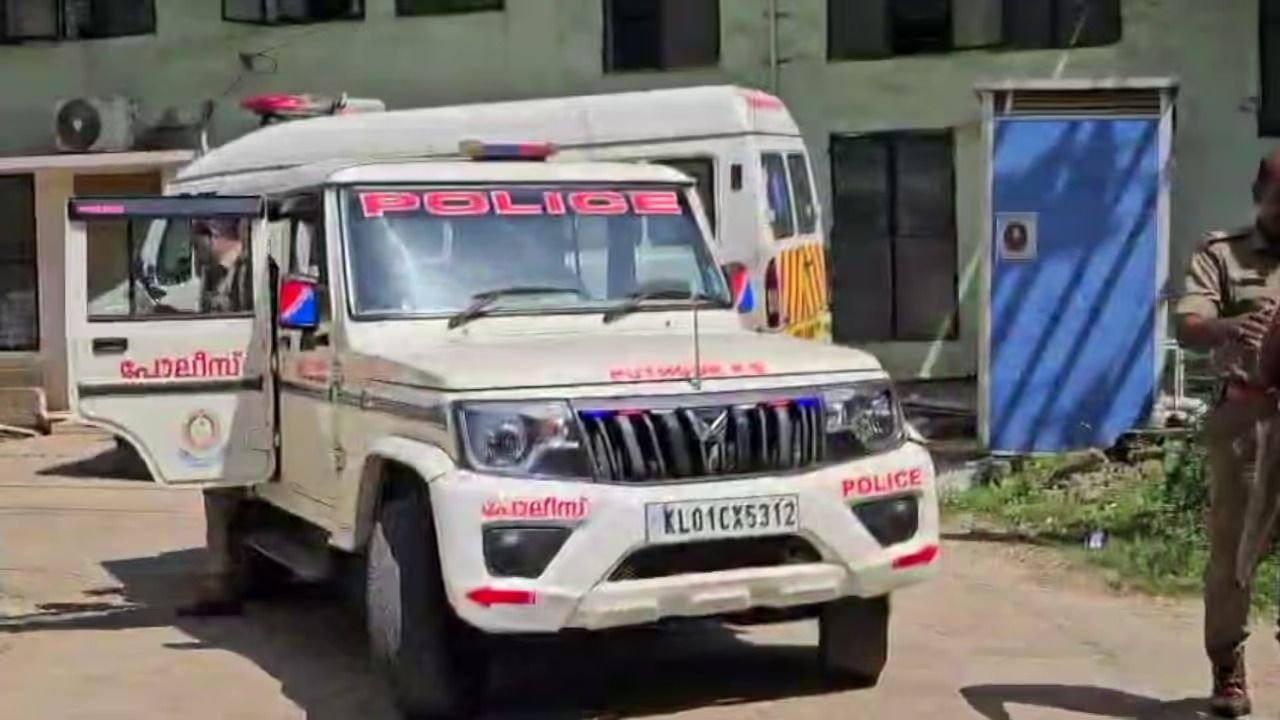 മറ്റൊരാളുടെ സ്വകാര്യതയിലേക്ക് ക്യാമറകൾ കൊണ്ടുചെല്ലുന്നവർ ശ്രദ്ധിക്കുക, മൂന്നു വർഷം വരെ തടവ് ലഭിക്കാവുന്ന കുറ്റം; പൊലീസിൻ്റെ മുന്നറിയിപ്പ്
