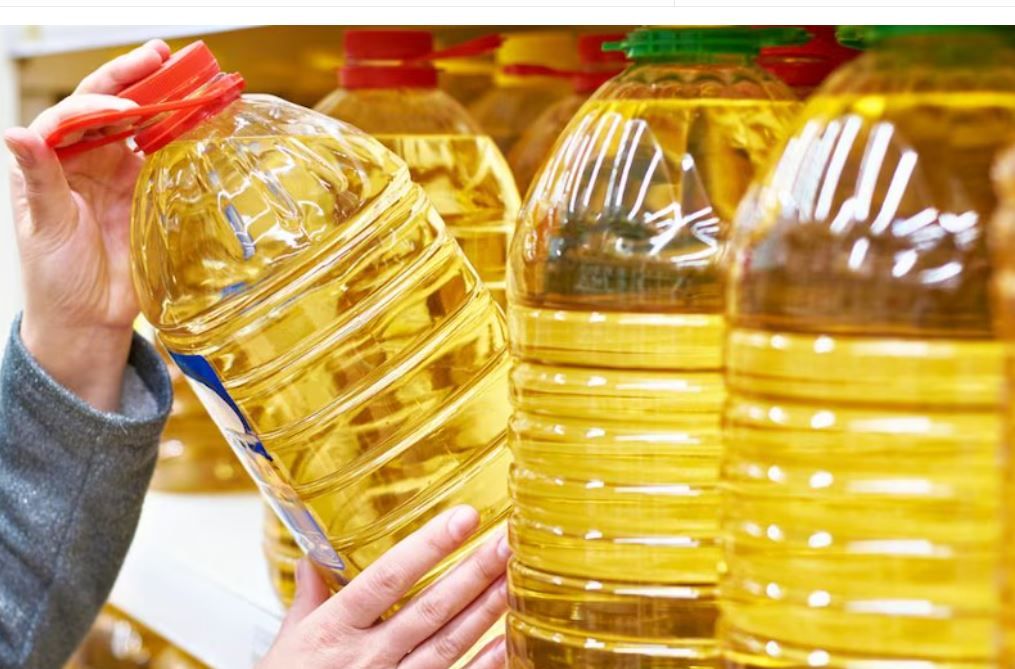 പാചക എണ്ണ വിപണിയിൽ വിപ്ലവകരമായ മാറ്റം: തോന്നിയ അളവിലുള്ള പാക്കിങ് ഇനി നടക്കില്ല; കടുത്ത നിയന്ത്രണങ്ങളുമായി കേന്ദ്രം