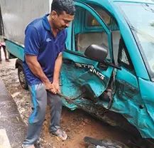 നടുവണ്ണൂരിൽ കാറും പിക്കപ്പ് വാനും കൂട്ടിയിടിച്ച് കാർ മറിഞ്ഞു; മൂന്നുപേർക്ക് പരിക്ക്