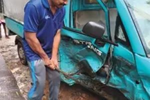 നടുവണ്ണൂരിൽ കാറും പിക്കപ്പ് വാനും കൂട്ടിയിടിച്ച് കാർ മറിഞ്ഞു; മൂന്നുപേർക്ക് പരിക്ക്
