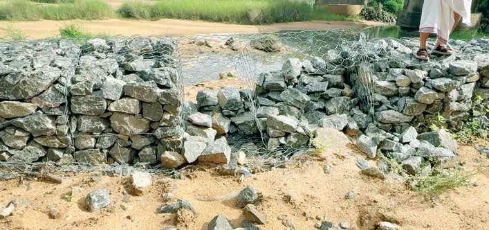 ഭാരതപ്പുഴ പുനരുജ്ജീവന പദ്ധതി: നിർമാണം പൂർത്തിയാകും മുൻപേ സംരക്ഷണഭിത്തി തകർന്നു; അഴിമതിയെന്ന് ബി.ജെ.പി.