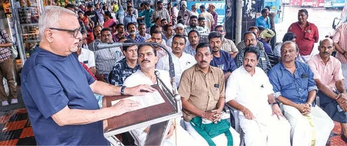 ഇന്ധനവില വർധനവ്: ബസ് മേഖലയെ പ്രതിസന്ധിയിലേക്ക് തള്ളിവിടരുതെന്ന് എം.വി. ശ്രേയാംസ് കുമാർ
