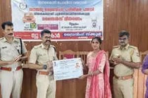 ഗോത്രയുവതയ്ക്ക് തണലായി ജനമൈത്രി പോലീസ്: സൗജന്യ ഡ്രൈവിങ് പരിശീലനം പൂർത്തിയാക്കിയവർക്ക് ലൈസൻസ് വിതരണം ചെയ്തു