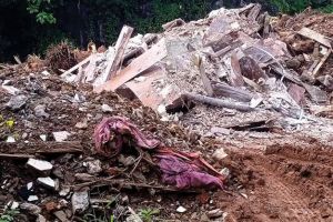 മാലിന്യശല്യത്താൽ പൊറുതിമുട്ടി പുല്ലംപൊയിൽ പ്രദേശവാസികൾ; നടപടിയില്ലെങ്കിൽ പ്രക്ഷോഭത്തിന് ഒരുങ്ങി നാട്ടുകാർ
