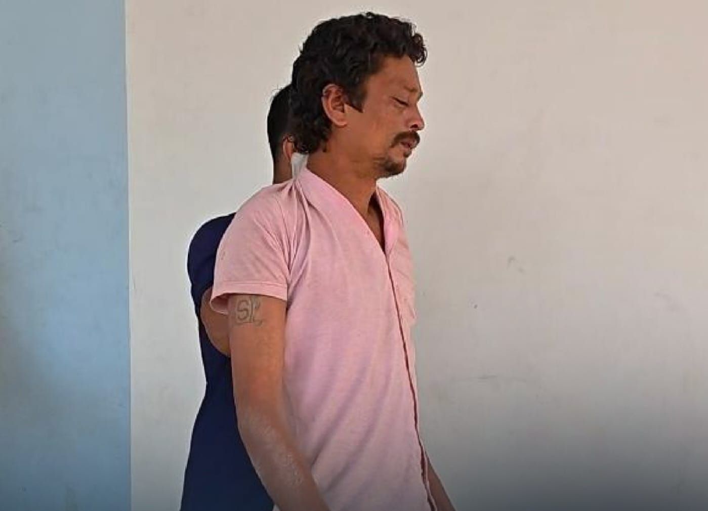തലശ്ശേരി പുതിയ ബസ് സ്റ്റാൻഡിൽ മദ്യപാനത്തിനിടെ തർക്കം: മധ്യവയസ്കന്റെ കഴുത്തറുത്ത് കൊലപ്പെടുത്താൻ ശ്രമം; യുവാവ് പിടിയിൽ