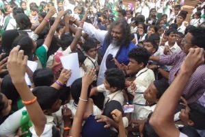 വരയരങ്ങിലെ അതിവേഗ വിസ്മയം; അഞ്ചുകോടി കാഴ്ചക്കാരുമായി ഇൻസ്റ്റാഗ്രാമിലും തരംഗമായി അഡ്വ. ജിതേഷ്‌ജി :ദിവാകരൻ ചോമ്പാല