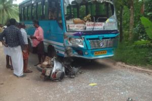 കൊയിലാണ്ടി തുവ്വപ്പാറയിൽ ബസ്സും സ്കൂട്ടറും കൂട്ടിയിടിച്ച് അപകടം; രണ്ടുപേർക്ക് പരിക്ക്, ഒരാളുടെ നില ഗുരുതരം