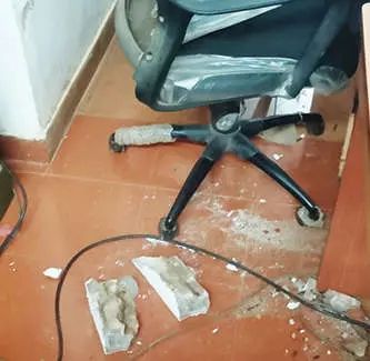 കൂത്താളി പഞ്ചായത്ത് ഓഫീസിൽ കോൺക്രീറ്റ് അടർന്നുവീണ് വിദ്യാർത്ഥിനിക്ക് പരിക്ക്