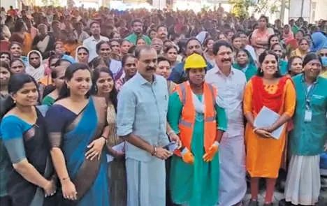 ഹരിതകർമസേനയുടെ ജാക്കറ്റിലെ കാവിനിറം: തിരുവനന്തപുരം കോർപ്പറേഷനിൽ വിവാദം