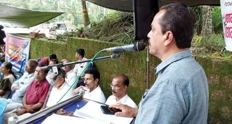 മീത്തലെമുക്കാളിയിൽ അടിപ്പാത വേണം; ചോമ്പാലയിൽ ജനകീയക്കൂട്ടായ്മ സംഘടിപ്പിച്ചു