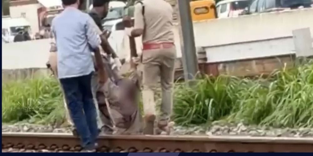 ചേമഞ്ചേരിയിൽ ട്രെയിനിടിച്ച് അജ്ഞാതൻ മരിച്ച നിലയിൽ; മൃതദേഹം തലയും ഉടലും വേർപെട്ട നിലയിൽ