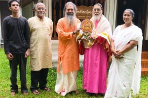 ക്ലിമ്മീസ് തിരുമേനിയെ 'ഹരിതാശ്രമം' മണ്ണുമര്യാദ ഗുരുകുലം ആദരിച്ചു