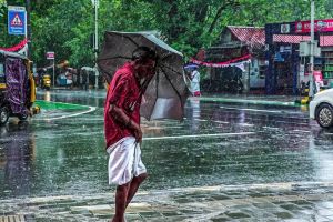 സംസ്ഥാനത്ത് ഇന്നും അതിശക്തമായ മഴ തുടരും