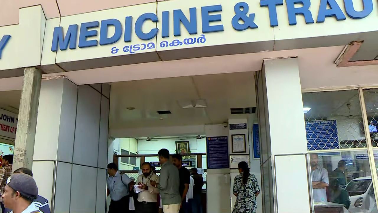 തൃശൂർ ജൂബിലി മിഷൻ മെഡി. കോളേജ് ഹോസ്റ്റൽ കെട്ടിടത്തിൽ നിന്ന് എംബിബിഎസ് വിദ്യാർഥിനി ചാടി മരിച്ചു