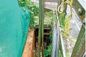 നടപ്പാതയിലെ അപകടക്കുഴി: പ്രശ്നപരിഹാരത്തിന് നടപടിയില്ലാതെ അധികൃതർ; യാത്രക്കാർ ഭീതിയിൽ