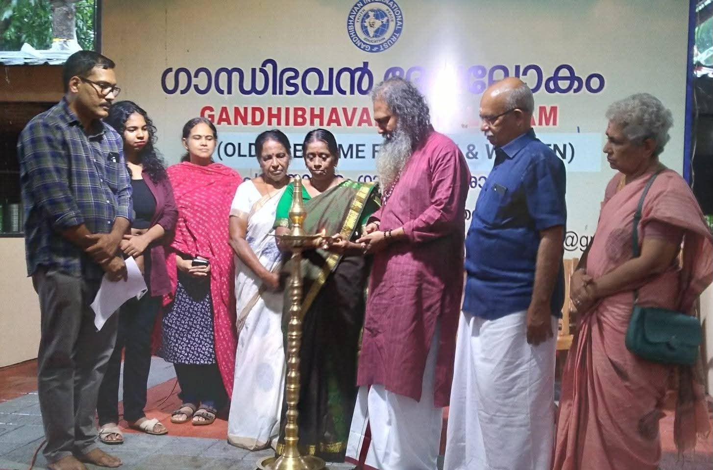കോന്നിയുടെ 'അക്ഷരമുത്തശ്ശി'ക്ക് ആദരാഞ്ജലി;  മലയാളത്തിലെ ആദ്യ വനിതാ പുസ്തകപ്രസാധക സുശീല ശേഖറിനെ അനുസ്മരിച്ചു