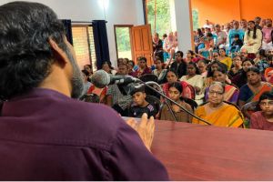 തട്ടോളിക്കര യുവധാര കലാവേദി ഫിലിം സൊസൈറ്റിക്ക് മിനി തിയറ്റർ; സത്യജിത് റേ ചിത്രപ്രദർശനത്തോടെ ഉദ്ഘാടനം