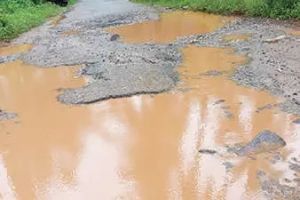 തകർന്നുതരിപ്പണമായി പന്തിരിക്കര-വരയാലൻകണ്ടി റോഡ്; യാത്രാദുരിതത്തിൽ നാട്ടുകാർ