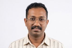 വടകരയിൽ ഡി.വൈ.എഫ്.ഐ. നേതാവിനെ  കടയ്ക്കുള്ളിൽ മരിച്ച നിലയിൽ കണ്ടെത്തി
