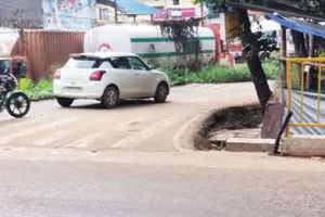 യാത്രക്കാർ ശ്രദ്ധിക്കുക; ആറുവരിപ്പാത അഴിഞ്ഞിലം ജങ്ഷനിൽ അപകടം പതിയിരിക്കുന്നു