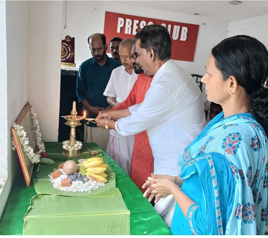 യു.ജയൻ മാസ്റ്റർ മയ്യഴിക്ക് സിദ്ധിച്ച സംഗീതരത്നം: ചാലക്കര പുരുഷു