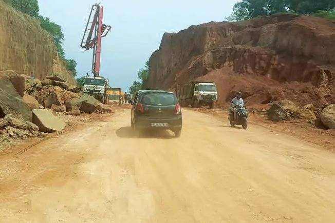 മണ്ണിടിച്ചിൽ ഭീഷണി: കുന്നോറമല ബൈപ്പാസ് റോഡിൽ ഗതാഗത നിയന്ത്രണം വേണമെന്ന ആവശ്യം ശക്തം