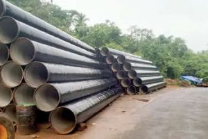 ജലജീവൻ പൈപ്പുകളുടെ സംഭരണം: യാത്രികർക്ക് സുരക്ഷാഭീഷണിയെന്ന് പരാതി