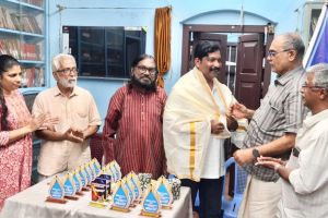 ക്യോഷി വിനോദ് കുമാർ; കളരിയുടെ ചുവടുകൾ വെച്ച് കരാത്തെയുടെ ഉയരങ്ങൾ കീഴടക്കിയ അഭ്യാസി...: ചാലക്കര പുരുഷു ....