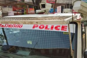 കുടുംബവഴക്കിനിടെ വധശ്രമം: ഭാര്യ മരിച്ചെന്ന് കരുതി സ്റ്റേഷനിലെത്തിയ ഭർത്താവ് അറസ്റ്റിൽ; സമയോചിത ഇടപെടലിലൂടെ വീട്ടമ്മയെ രക്ഷിച്ച് പൊലീസ്