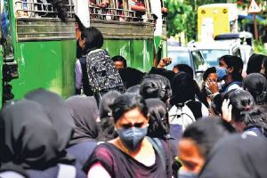 ബസുകളിൽ വിദ്യാർത്ഥി കൺസെഷൻ പ്രായപരിധി 27 വയസ്സാക്കി ഉയർത്തി; ദൂരപരിധി 40 കിലോമീറ്ററാക്കി മോട്ടോർ വാഹന വകുപ്പ്