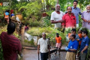 അനാഥമായിരുന്ന ചെറിയാണ്ടി തോട്ടിൽ  സേവാഭാരതിയുടെ നേതൃത്വത്തിൽ ശുചീകരണം