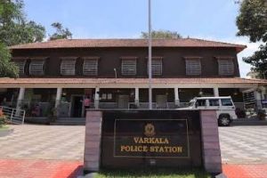 വർക്കല പാപനാശത്ത് തമിഴ്‌നാട് സ്വദേശിയെ കുത്തിക്കൊലപ്പെടുത്താൻ ശ്രമം; മൂന്ന് പ്രതികൾ പിടിയിൽ