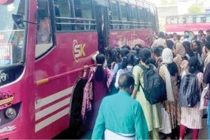 കണ്ടക്ടർക്ക് നേരെ ആക്രമണം: വടകര-തലശ്ശേരി റൂട്ടിൽ സ്വകാര്യ ബസ് പണിമുടക്കി; 22 മുതൽ അനിശ്ചിതകാല സമരം