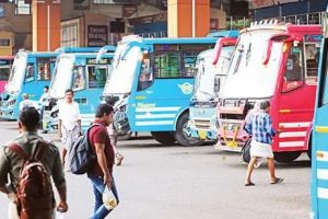 പ്രതിസന്ധിയിൽ കിതച്ച് സ്വകാര്യ ബസ് മേഖല; കണ്ണൂരിൽ ഒരു മാസത്തിനിടെ സർവീസ് നിർത്തിയത് 40 ബസുകൾ
